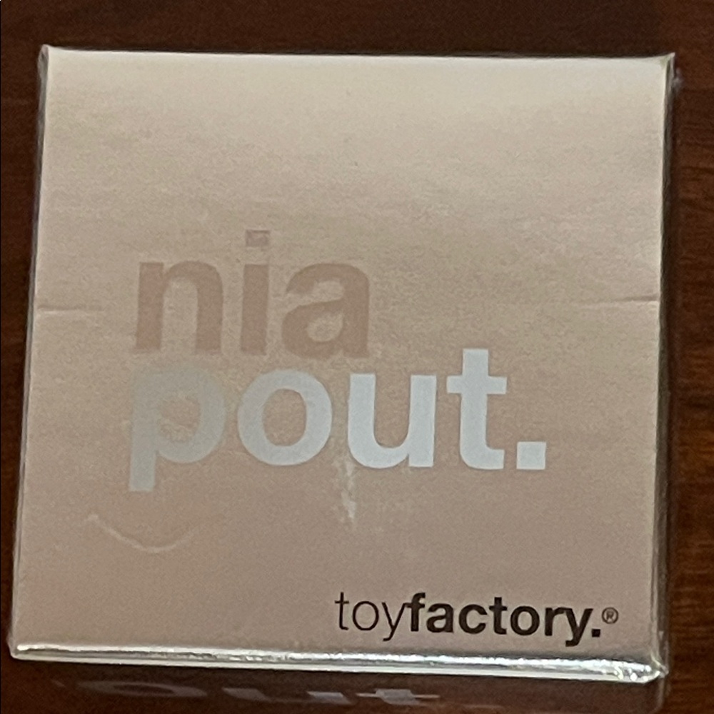 Nia Pout Serum Lip Mask